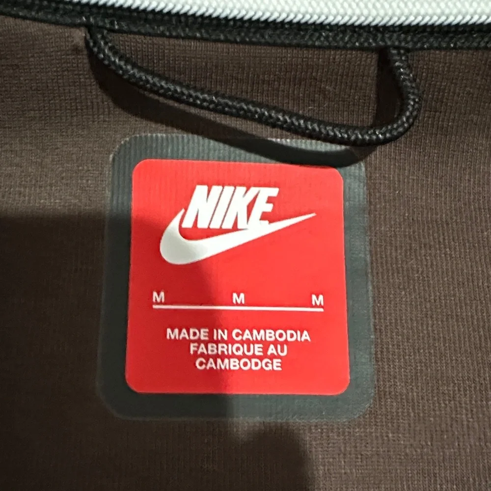Nike Texh Fleece Men's Chocolate Brown Performance Jacket BRAND NEW - Picture 3 of 6